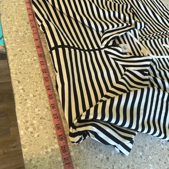 Cabi Byline Medium Black & White Full Zip LongLine Jacket - Picture 10 of 10